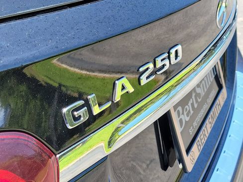 Used 2020 Mercedes-Benz GLA 250 4MATIC image 5