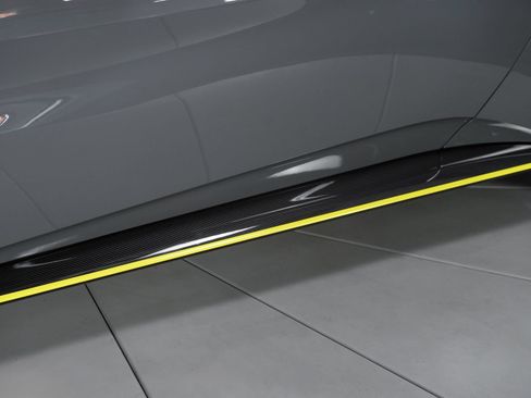 Used 2020 Aston Martin V8 Vantage AMR RWD image 22