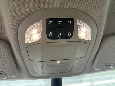 Used 2023 Chrysler Pacifica Touring-L FWD image 22