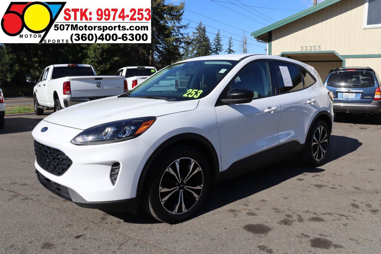Used 2021 Ford Escape SE w/ SE Sport Appearance Package AWD/4WD image 2