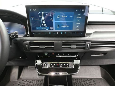 Used 2024 Lincoln Corsair AWD image 31