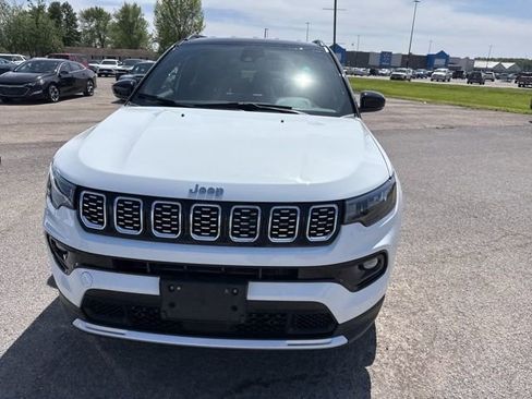 Used 2025 Jeep Compass Limited AWD/4WD image 5