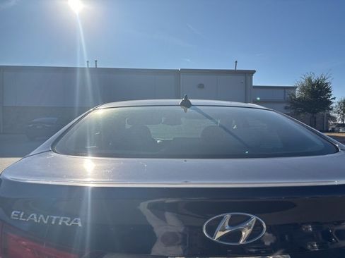 Used 2014 Hyundai Elantra Limited image 5