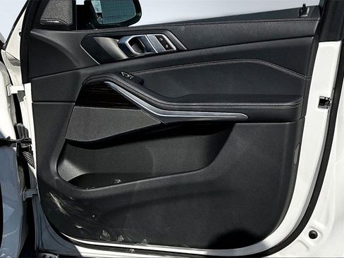 Used 2024 BMW X5 xDrive40i image 25