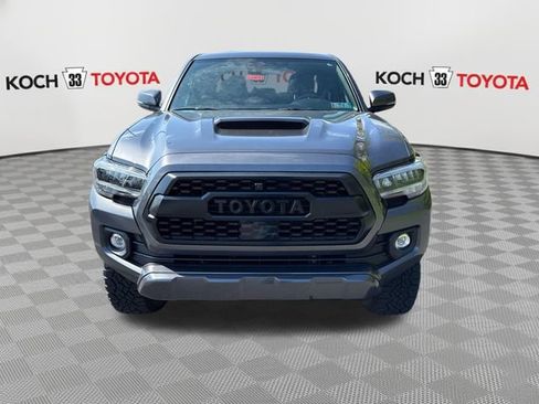 Used 2022 Toyota Tacoma TRD Sport w/ TRD Premium Sport Package AWD/4WD image 2