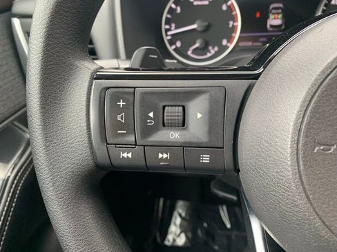 Used 2023 Nissan Rogue SV image 19