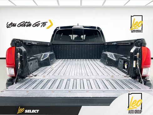 Used 2018 Toyota Tacoma TRD Off-Road image 25