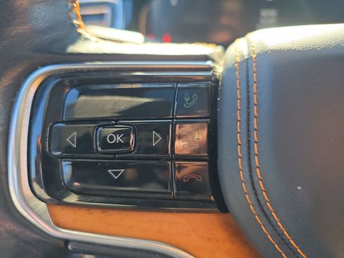 Used 2022 Jeep Grand Wagoneer Series III w/ Rear Seat Video Group 1 image 16