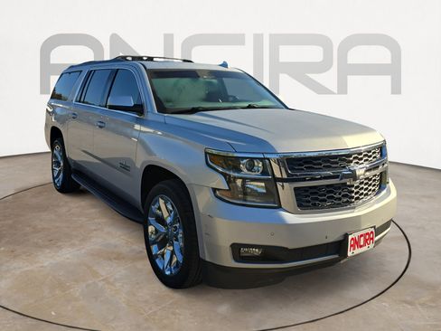 Used 2018 Chevrolet Suburban LT image 3