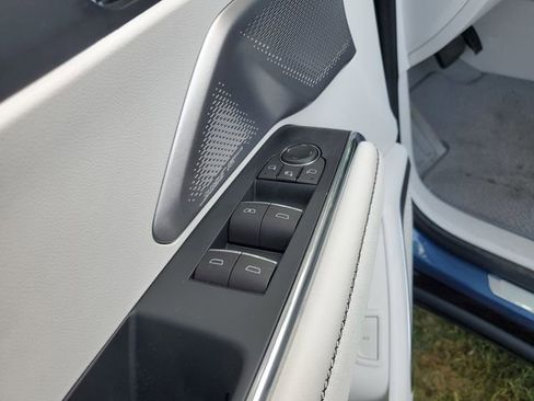 Used 2024 GMC Acadia Denali w/ Super Cruise Package image 17