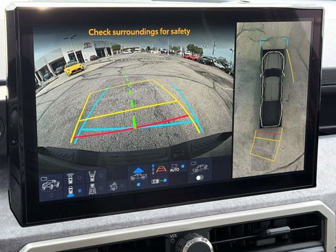 Used 2024 Toyota Tacoma Trailhunter image 15