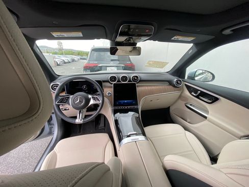 Used 2025 Mercedes-Benz GLC 350e 4MATIC image 13