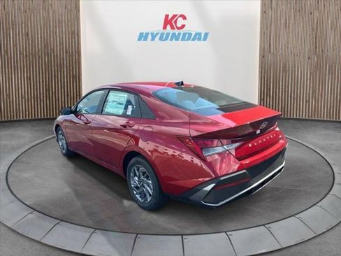 New 2025 Hyundai Elantra Blue image 3
