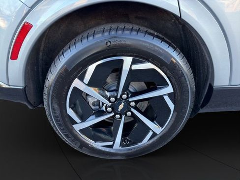 Used 2024 Chevrolet Equinox EV LT image 23