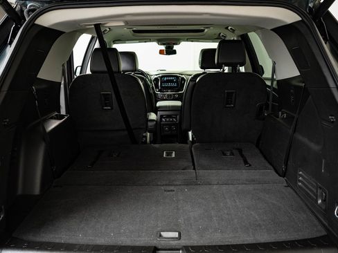 Used 2019 Chevrolet Traverse LT image 19