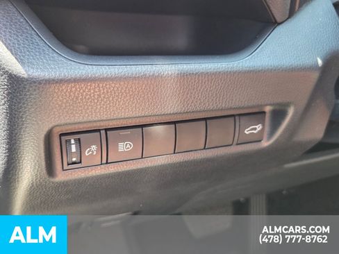 Used 2022 Toyota RAV4 XLE w/ Convenience Package FWD image 15