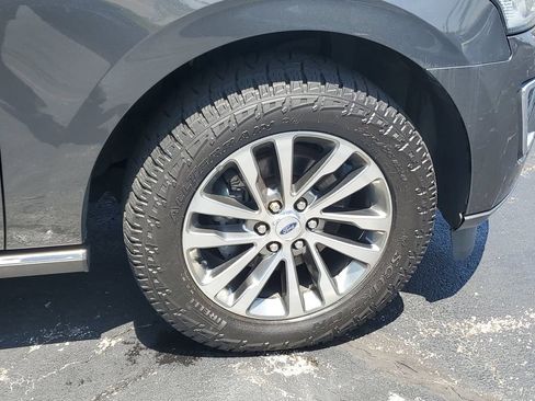 Used 2018 Ford Expedition Limited AWD/4WD image 6