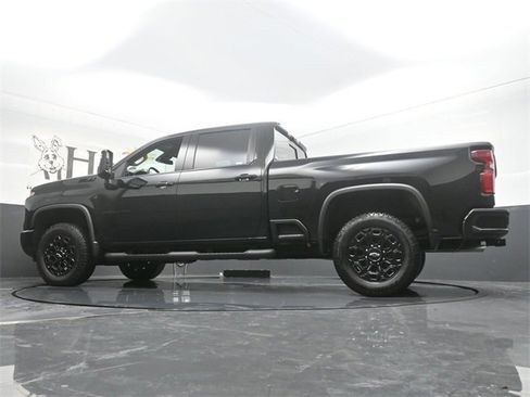 Used 2024 Chevrolet Silverado 2500 LTZ w/ LTZ Plus Package image 32