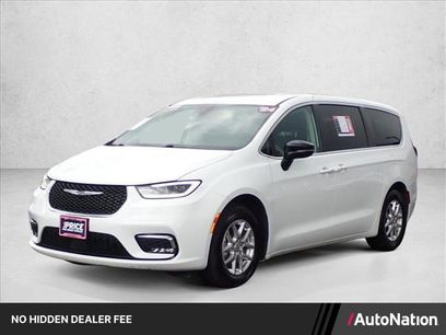 Used 2024 Chrysler Pacifica Touring-L