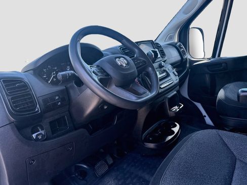 Used 2023 RAM ProMaster 2500 FWD image 9