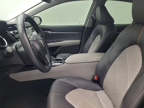 Used 2018 Toyota Camry XLE FWD image 17