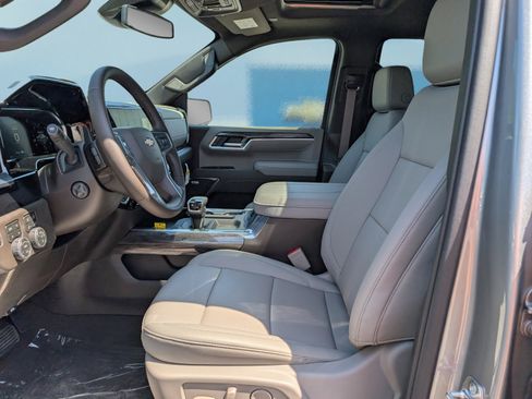 New 2026 Chevrolet Silverado 1500 LTZ w/ LTZ Premium Package AWD/4WD image 17