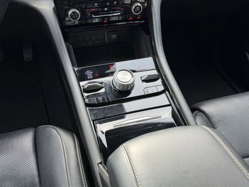 Used 2022 Jeep Grand Cherokee L Overland w/ Luxury Tech Group IV AWD/4WD image 18