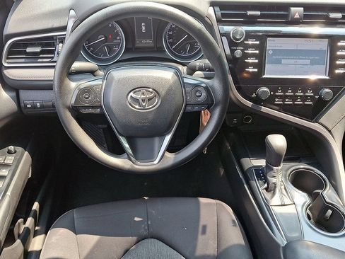 Used 2019 Toyota Camry LE FWD image 13