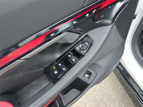 New 2026 BMW 550e xDrive AWD/4WD image 21