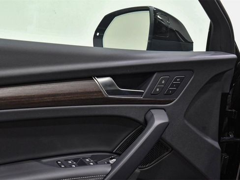 Certified 2025 Audi Q5 2.0T Premium Plus image 15