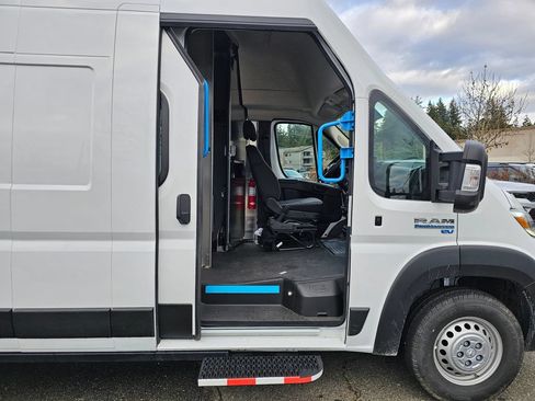 New 2024 RAM ProMaster 3500 w/ Delivery Van Package FWD image 11
