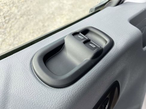 Used 2018 Ford Transit 150 XLT image 7