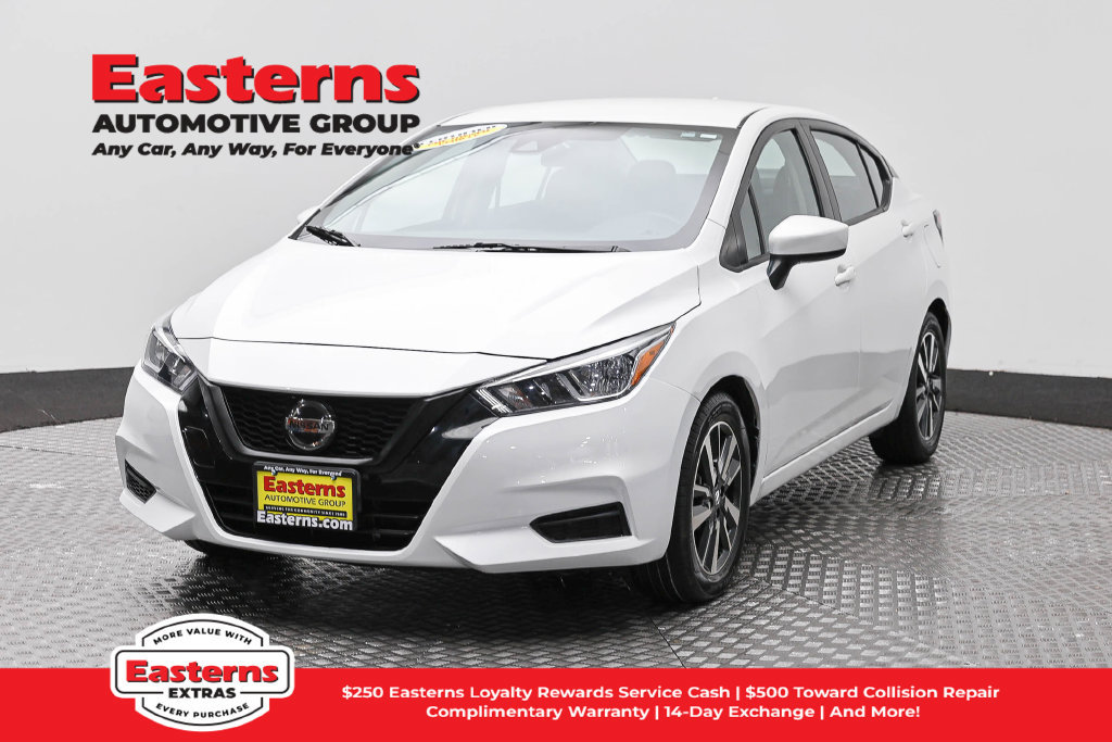 Used 2022 Nissan Versa SV FWD image 1