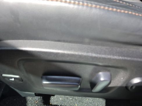 Used 2016 Toyota Highlander XLE AWD/4WD image 16