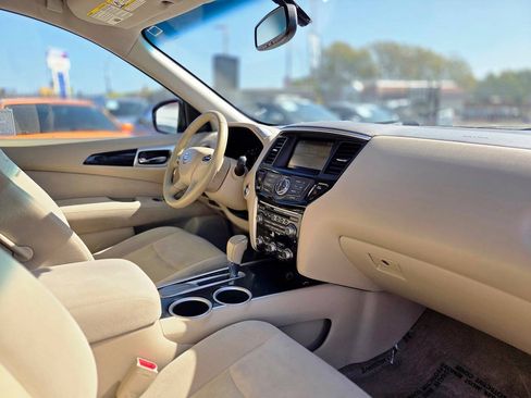 Used 2015 Nissan Pathfinder SV w/ Trailer Tow Package FWD image 39