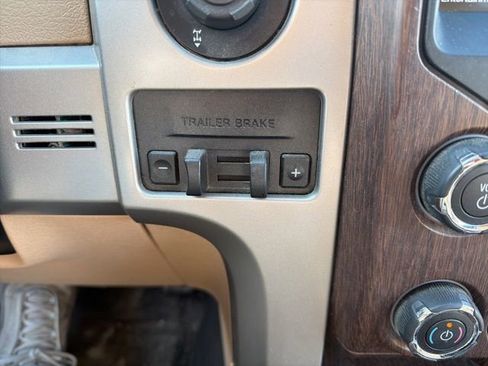 Used 2014 Ford F150 Lariat w/ Lariat Chrome Package image 29