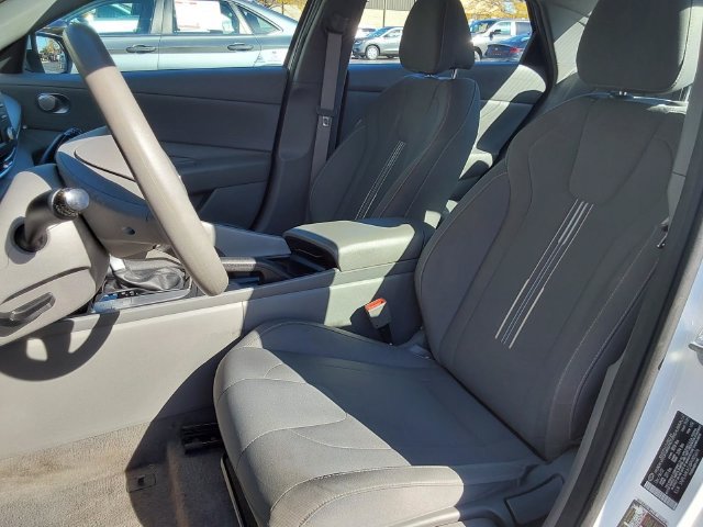 Used 2023 Hyundai Elantra SEL FWD image 19