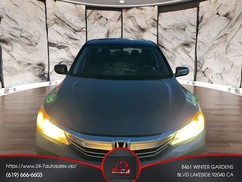 Used 2017 Honda Accord EX image 8