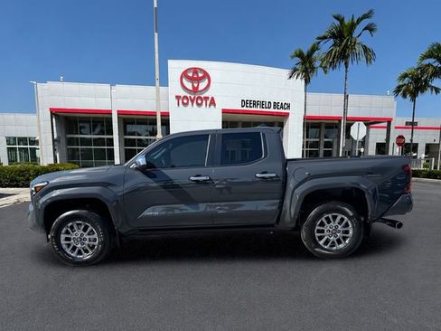 Used 2025 Toyota Tacoma Limited AWD/4WD image 4
