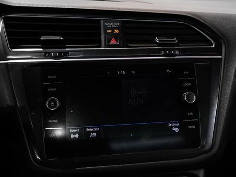 Used 2020 Volkswagen Tiguan SE R-Line image 30