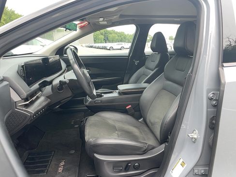 Used 2024 Nissan Ariya AWD image 8