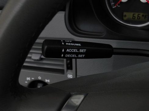 Used 2005 Chrysler Crossfire Limited RWD image 66