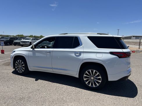 Used 2023 Chevrolet Traverse Premier w/ LPO, Floor Liner Package FWD image 3