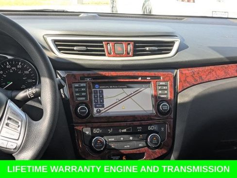 Used 2016 Nissan Rogue SV w/ SV Premium Package FWD image 16