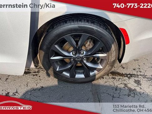Used 2018 Chrysler Pacifica Touring Plus w/ S Appearance Package FWD image 25