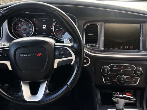 Used 2015 Dodge Charger SXT RWD image 11
