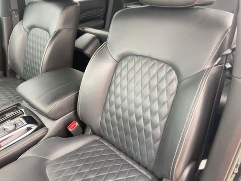 Used 2023 INFINITI QX80 Sensory w/ All-Season Package image 19