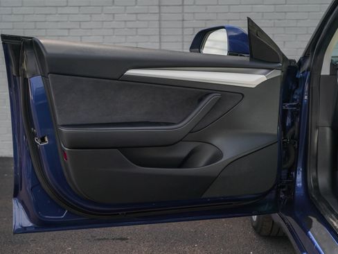 Used 2023 Tesla Model 3 Standard Range RWD image 9