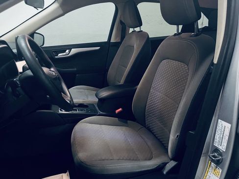 Used 2020 Ford Escape SE FWD image 16