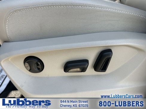 Used 2025 Volkswagen Atlas SE AWD/4WD image 12